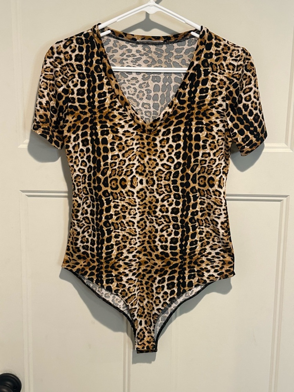 NWOT Mangopop Leopard Print Short Sleeve Bodysuit